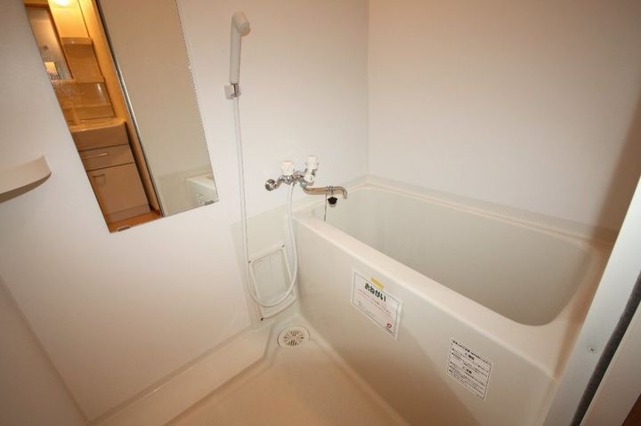 ヴィドゥ カンパーニュ202の風呂