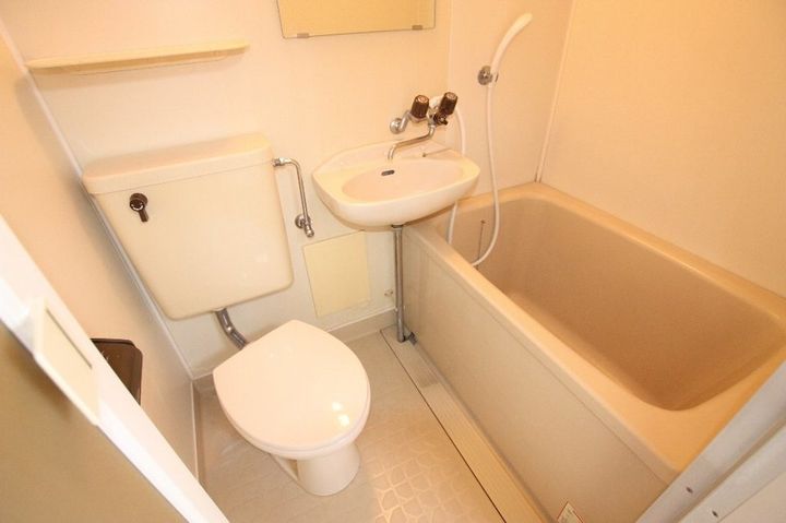 ホワイトマンション201の風呂