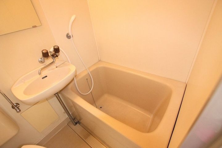 ホワイトマンション201の風呂