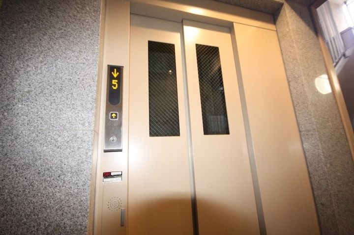 シャンス栗林公園802の周辺