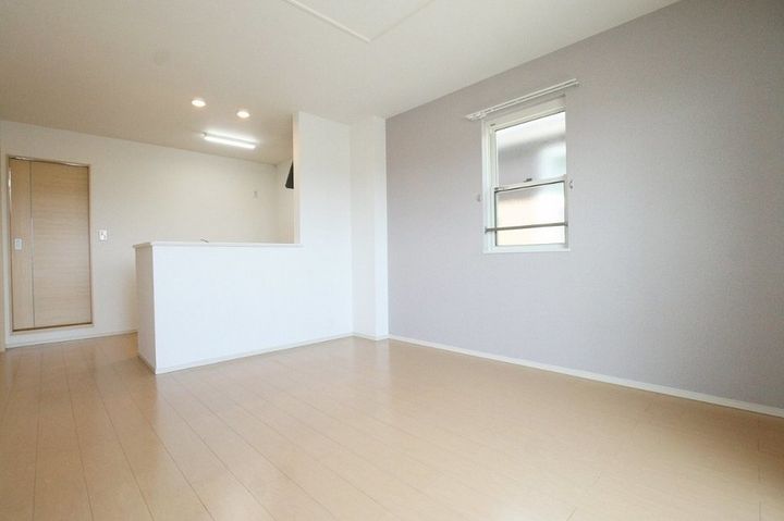 オーブ下田井D201の居間