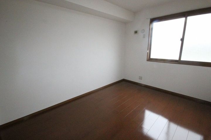 アーバンハイツ28 A棟103の寝室
