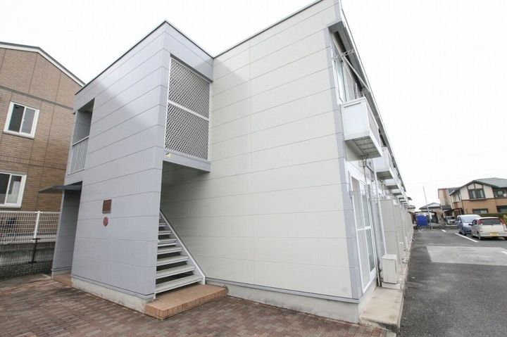 レオパレスエクレール鬼無101の外観