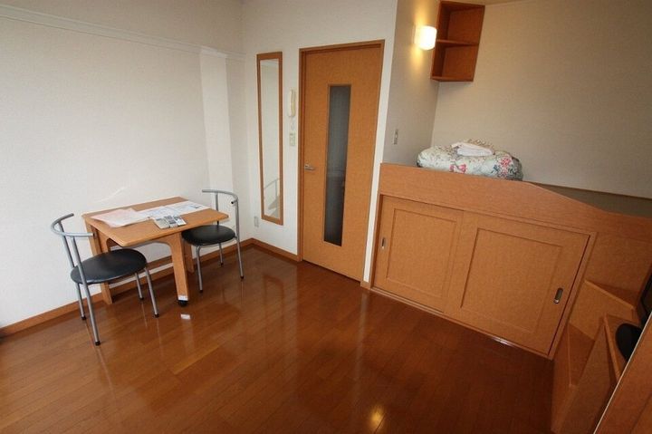 レオパレスエクレール鬼無101の居間