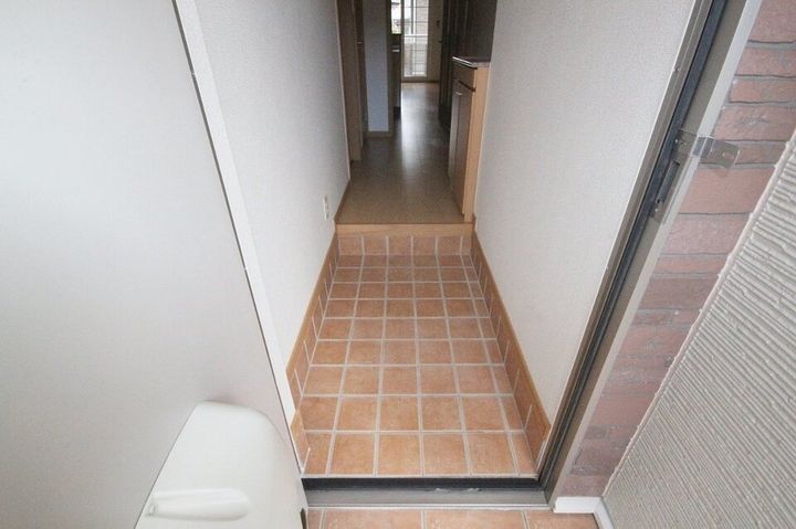 アベンシス5101の玄関
