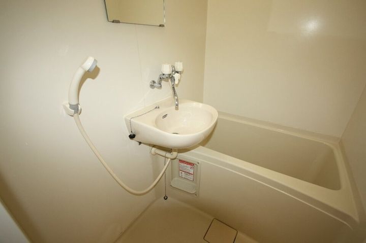 レオパレス栗林301の風呂
