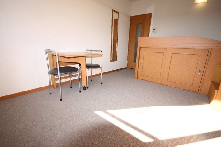 レオパレスダンダンめぐみ207の居間