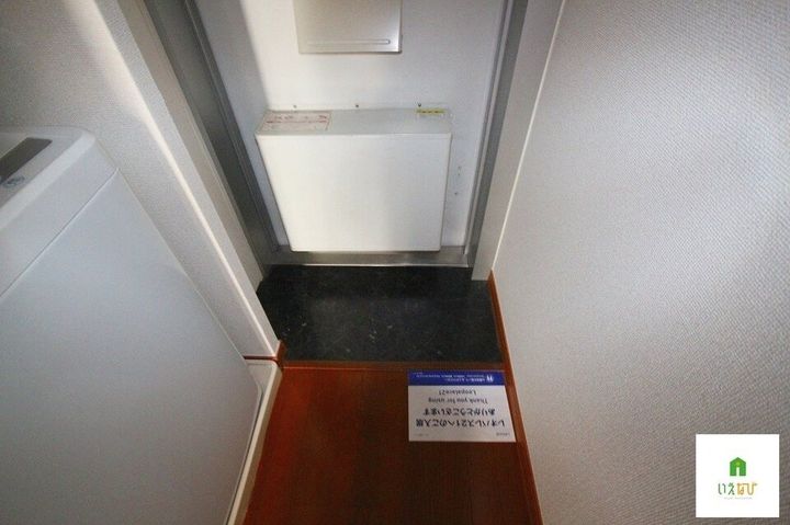 レオパレスラポール松福301の玄関