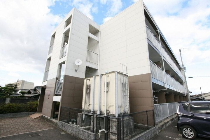 レオパレス川添104の外観