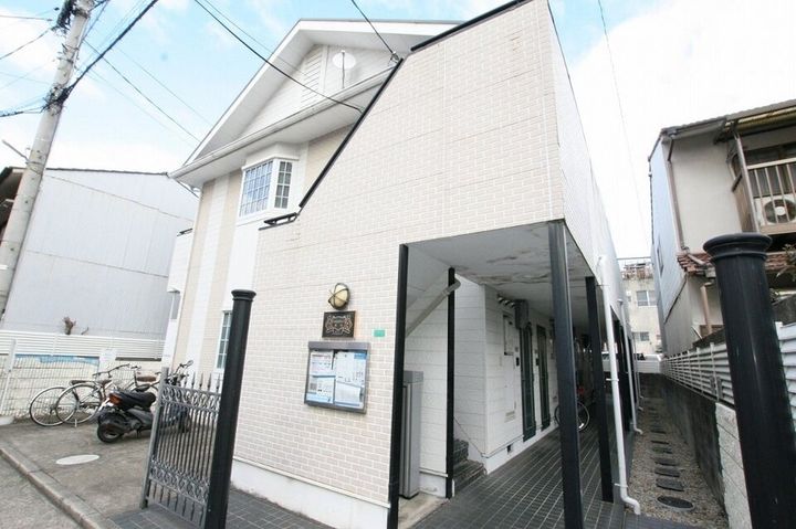 レオパレス藤塚104の外観