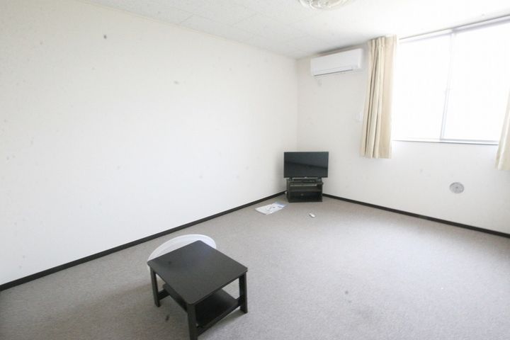 レオネクスト久米東Ⅱ201の居間