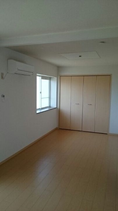 ニューエルディムマナベB202の居間