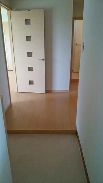 ニューエルディムマナベB202の玄関