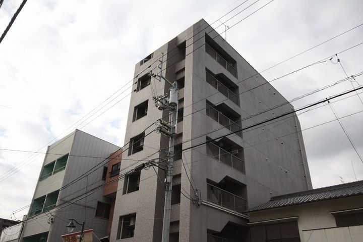 グレース栗林401の外観