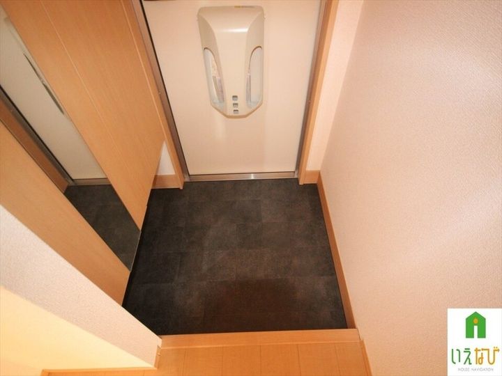 クレール C棟202の玄関