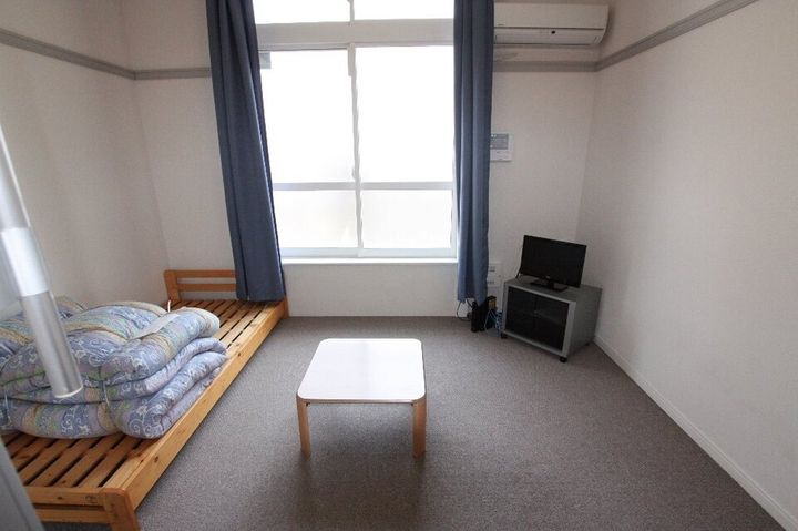 レオパレスラパン202の居間