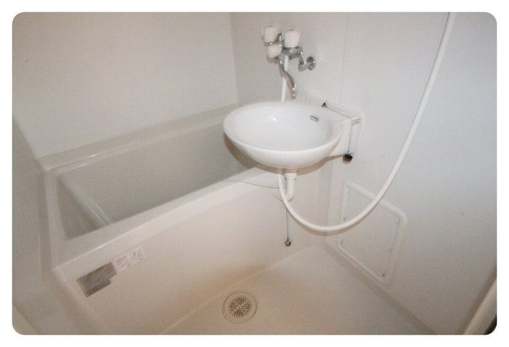 レオパレスダンダンめぐみ102の風呂