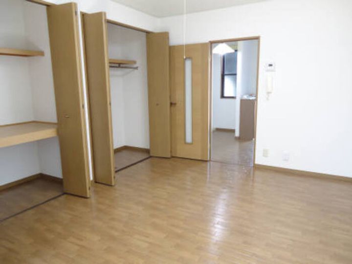 セジュール山西 B棟202の居間