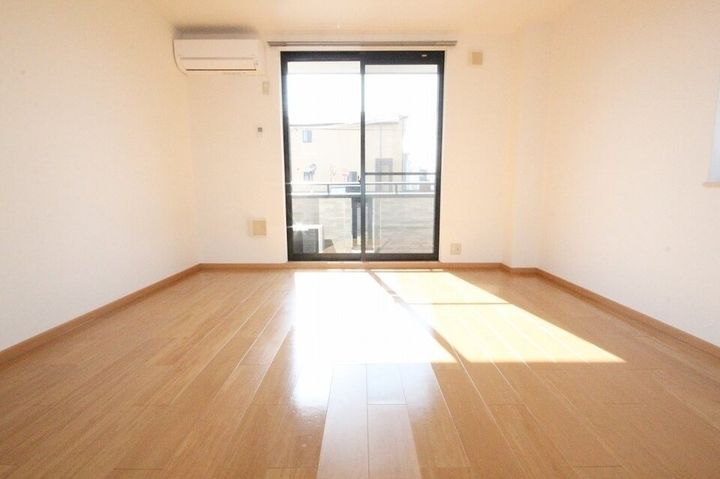 カムフィスペース103の寝室