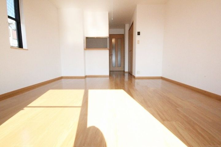 カムフィスペース103の居間