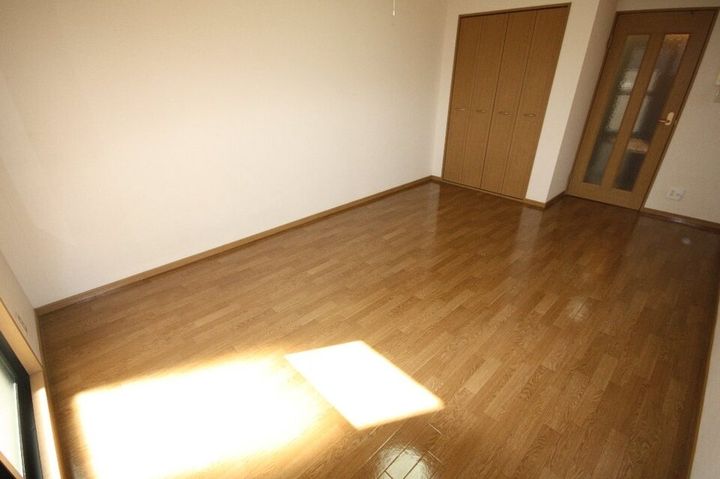 HYコート宮脇305の居間