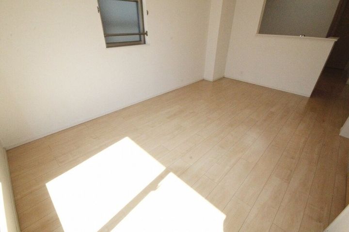 サンテクラージュ木太町A202の居間