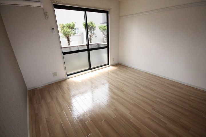 フレグランス米谷202の居間