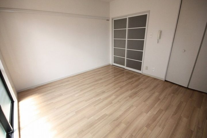 フレグランス米谷202の居間