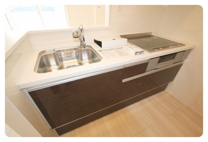 ユニヴェール D棟102のキッチン