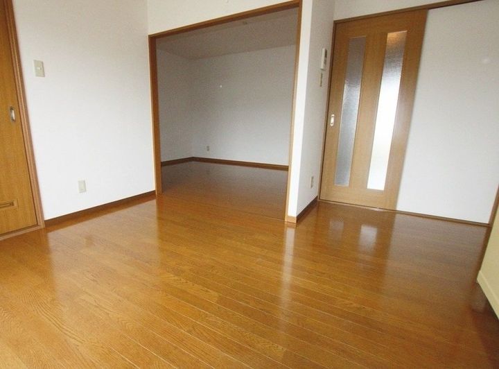 レジデンス水田駅前Ⅱ305の居間