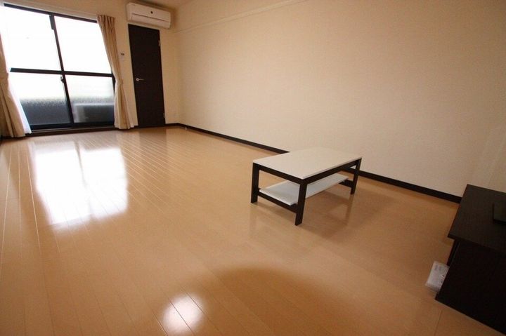 レオネクストクレール国分寺101の寝室