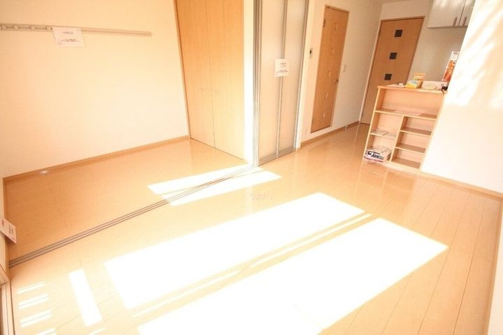 ユーラナス木太107の居間