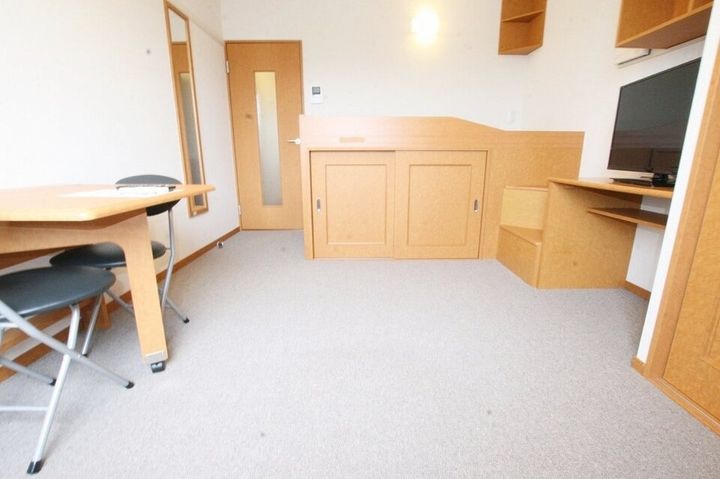 レオパレス中央町203の居間