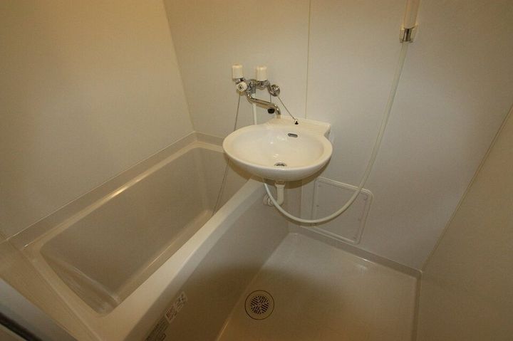 レオパレス中央町203の風呂