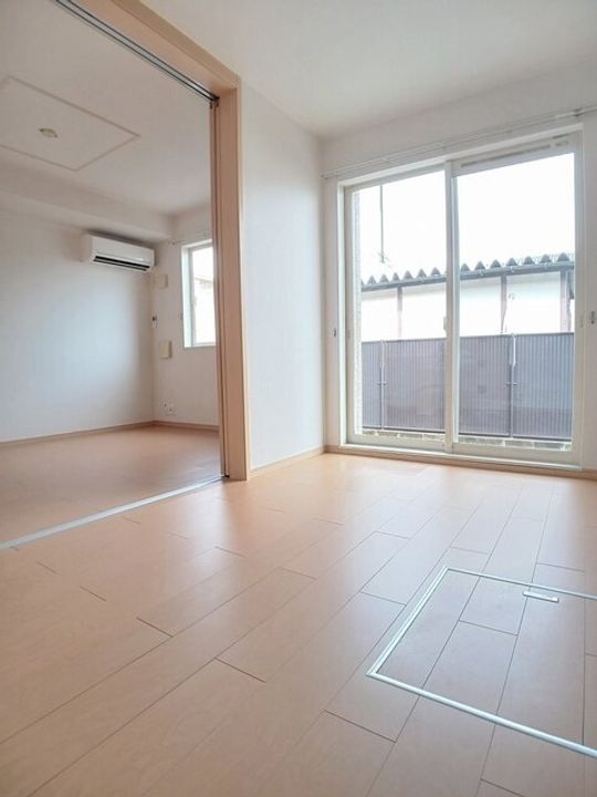 HARUKU 80 B102の居間