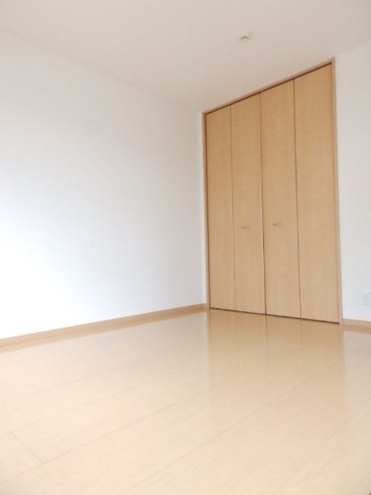 セジュール三条 A棟101の居間