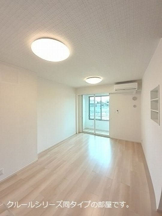 JADA House滝宮A101の居間