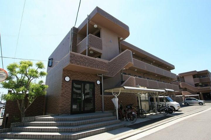 グランディール太田A101の外観