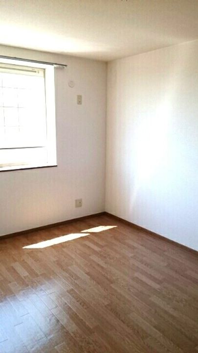 リバーサイド本山 B201の居間