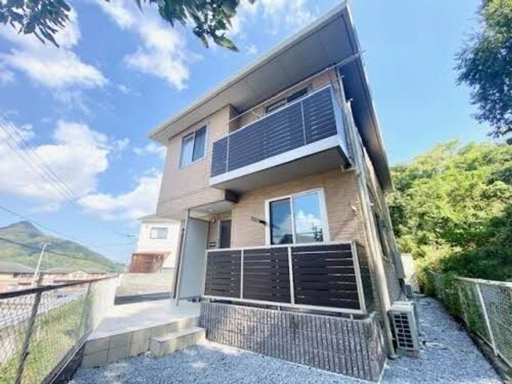 シャーメゾン善通寺町 C棟201の外観