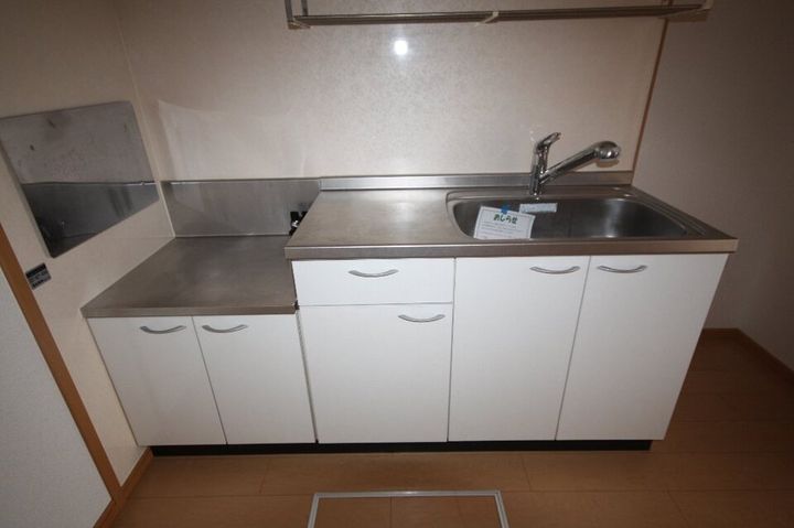 アベンシス7105のキッチン
