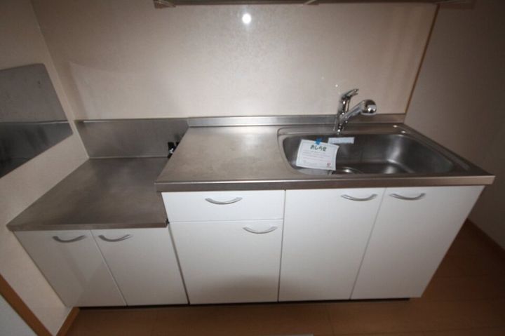 アベンシス7105のキッチン