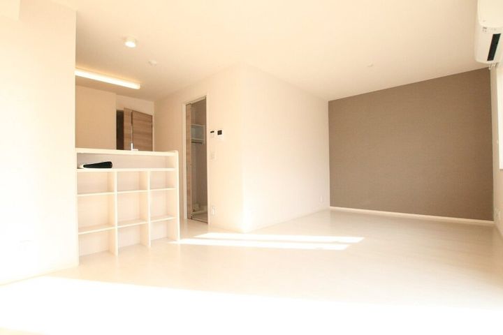 クレセール三谷101の居間