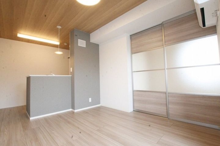 アパッショナート東浜205の居間