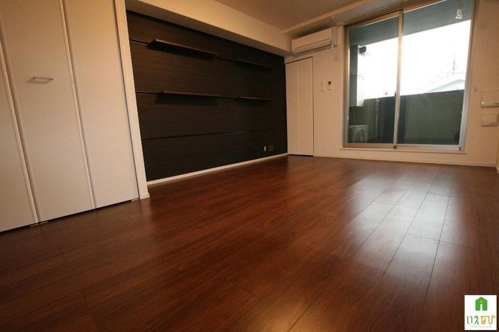 グランソレイユ302の居間