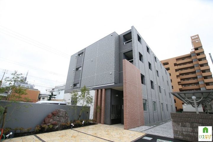 グランソレイユ302の外観