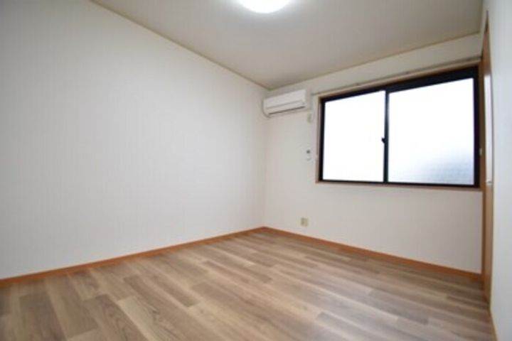 サンライズ21th C棟202の寝室