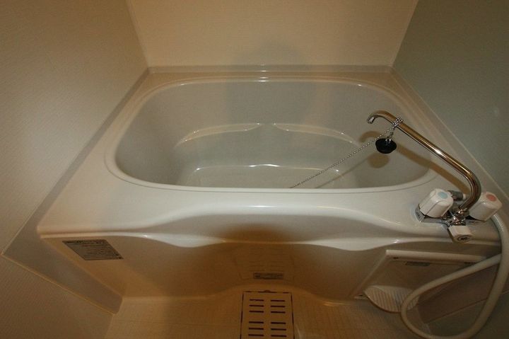 プティ ヴィラージュ 千田204の風呂