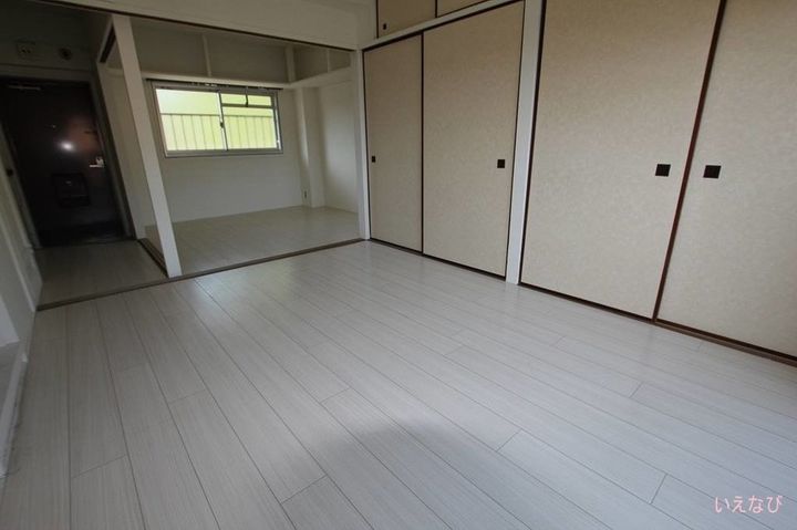 ビレッジハウス木之子2号棟303の居間