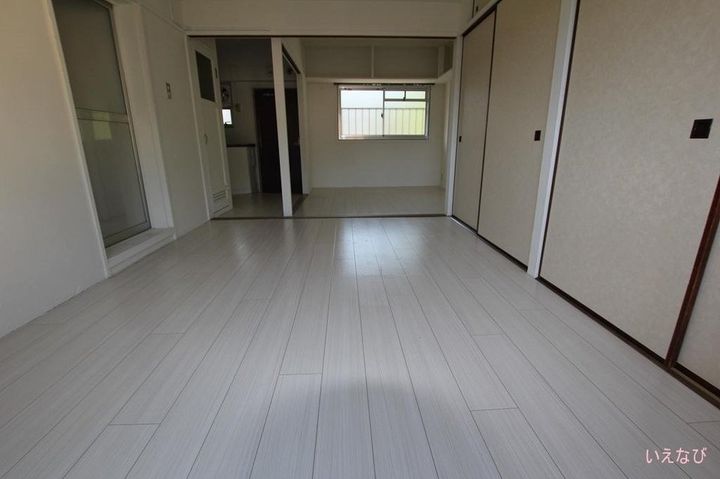 ビレッジハウス木之子2号棟303の居間